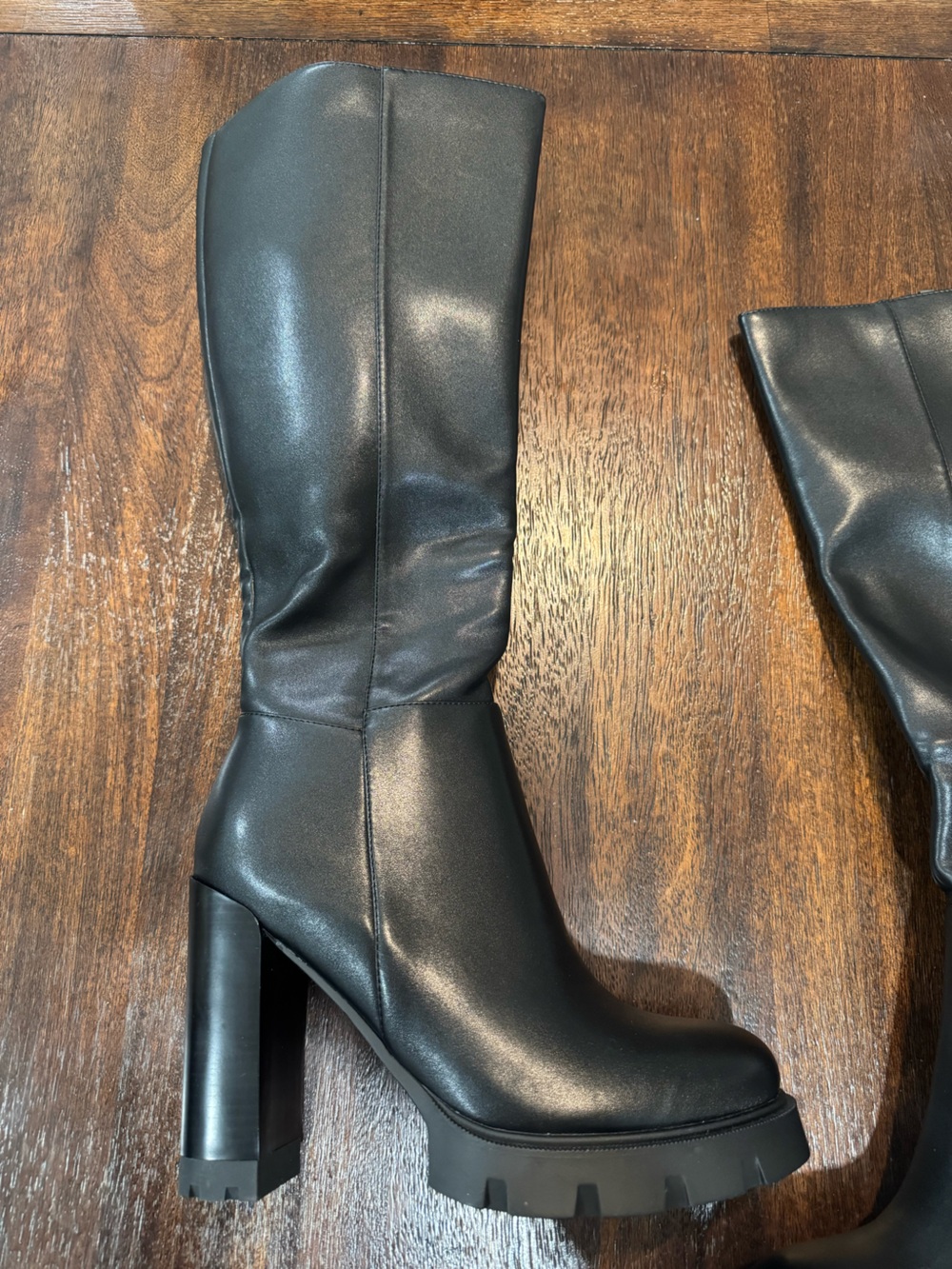 Aiunllnd Black Chunky Heel Knee Boot - Women's Fashion Boot size 10